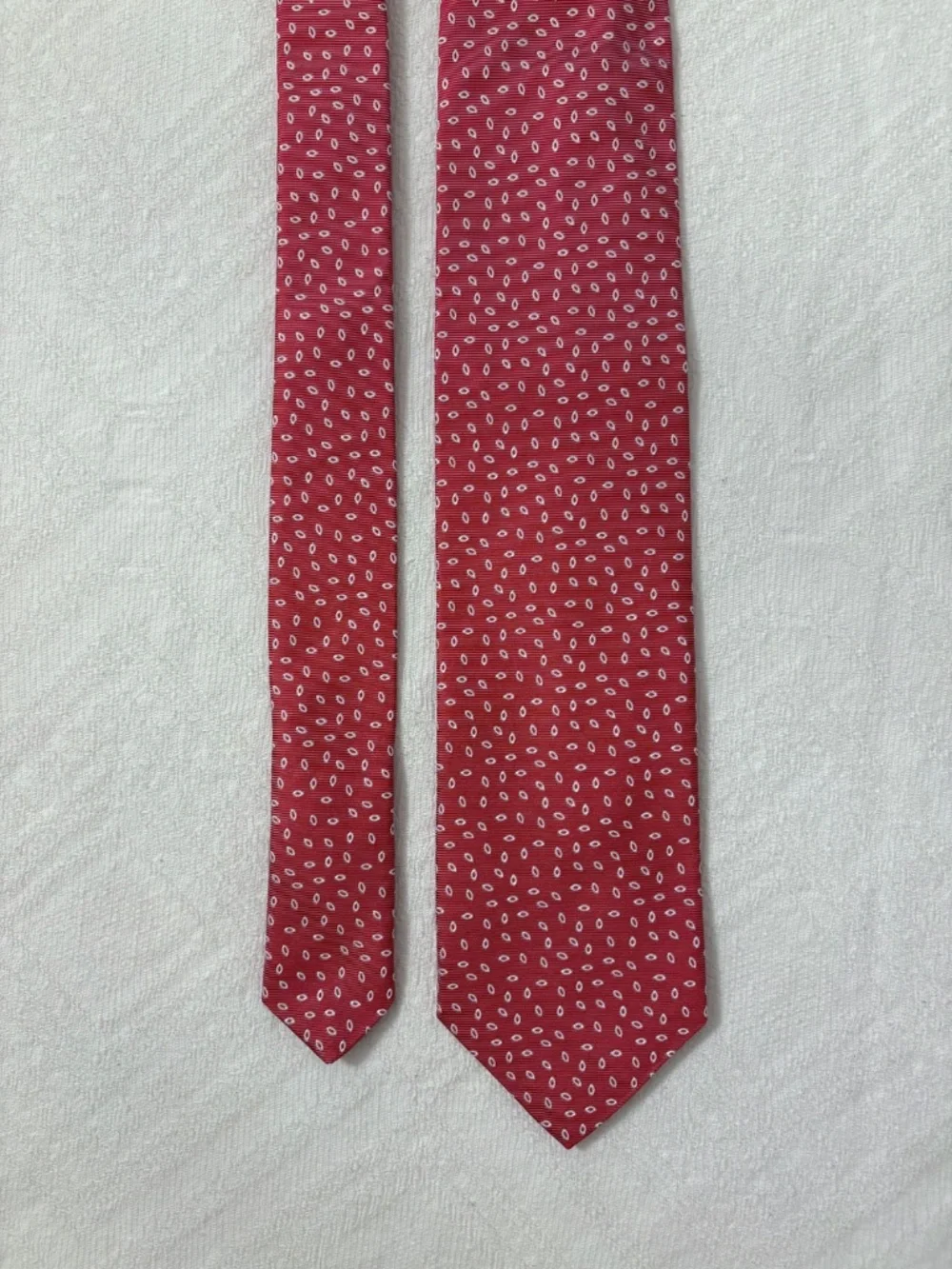 Vintage Ventura 100% Silk Tie Red White Micro Pattern Geometric Mens Necktie